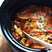 Super Easy Skinny Veggie Crockpot Lasagna - a handful of simple ingredients for a healthy family dinner. | https://total-lean.today